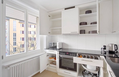 Oerlikon Apartment | Airy Oerlikon 3.5 Room w/Parking, 1min to Train Station, by Blueground