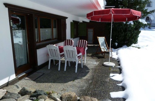 Klosters Dorf Apartment | Albeina Hus Appartement/Fewo, Dusche oder Bad, WC 2-Zimmerwohnung by Interhome