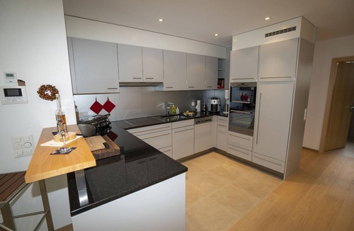 Engadin Scoul Apartment | Allegra und Herzlich Willkommen in der Ferienwohnung Chasa Miramunt 6
