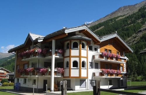 Saas Grund Apartment | Alpenstern Appartement/Fewo 6-Bettwohnung "Trift" by Interhome