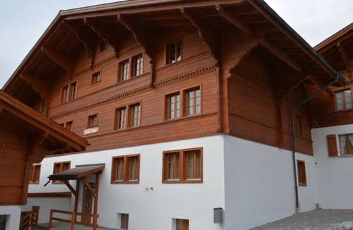 Schoenried Apartment | Anne (Hochparterre) Appartement/Fewo, Dusche oder Bad, WC 12-Bettwohnung by Interhome