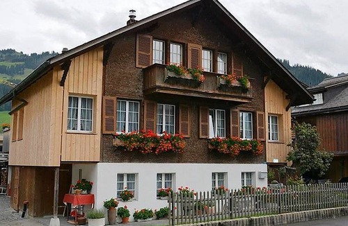 Zweisimmen Apartment | Apartment ∙ 1 bedroom ∙ 4 guests