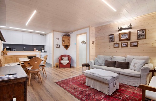 Madesimo Apartment | Apartment 'A Casa Di Anna' with Mountain View, Private Garden and Wi-Fi