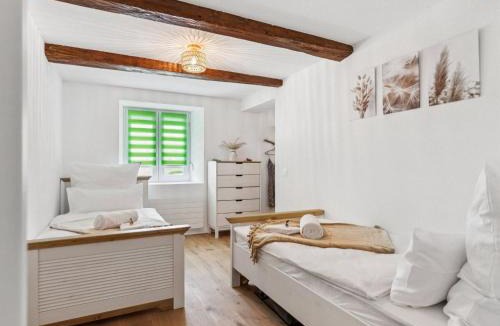 Luchsingen Apartment | Apartment Alpenzauber Chalet by Interhome