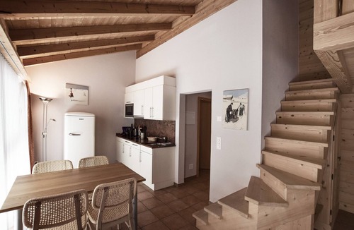 Klosters-Serneus Apartment | Apartment "Alpin 3" with Terrace & Wi-Fi