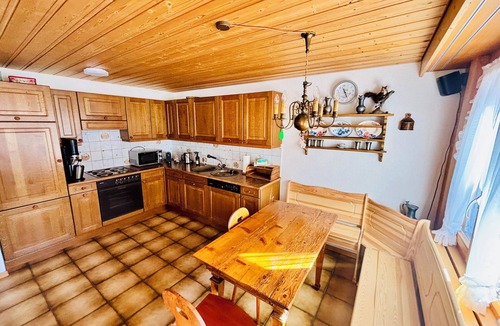 Lenk Apartment | Apartment Anouk Centrally located, cozy family apartment with sunny terrace