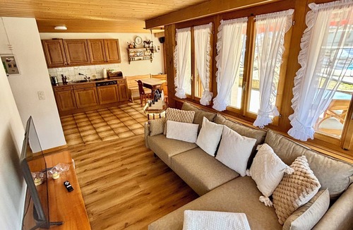 Lenk Apartment | Apartment Anouk Centrally located, cozy family apartment with sunny terrace