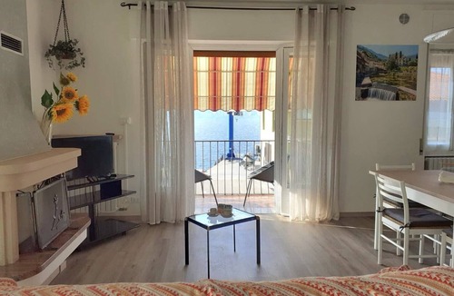 Brenzone sul Garda Apartment | Apartment 'Appartamento Marilu' with Lake View, Wi-Fi and Air Conditioning