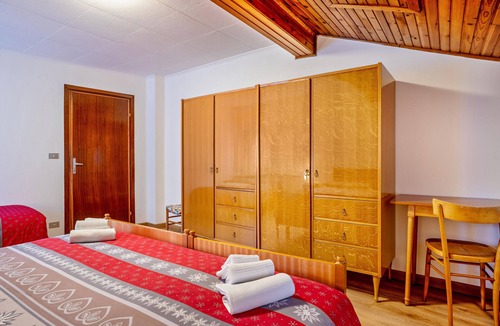 Caderzone Terme Apartment | Apartment 'Appartamento Piazzi 3' with Mountain View and Wi-Fi