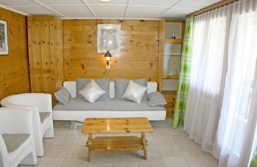 Graechen Apartment | Apartment Bergfink Dachgeschoss-1 by Interhome