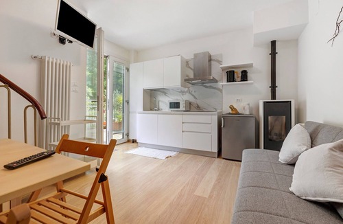 Torbole sul Garda Apartment | Apartment 'Bilocale Ulrica' with Lake View and Wi-Fi