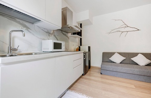 Torbole sul Garda Apartment | Apartment 'Bilocale Ulrica' with Lake View and Wi-Fi