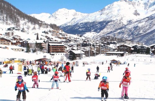 Saas-Fee Apartment | Apartment Bristolino Appartement/Fewo, Dusche, WC, Terrasse by Interhome