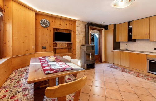 Valfurva Apartment | Apartment 'Chalet Di Mont' with Private Terrace, Balcony and Wi-Fi
