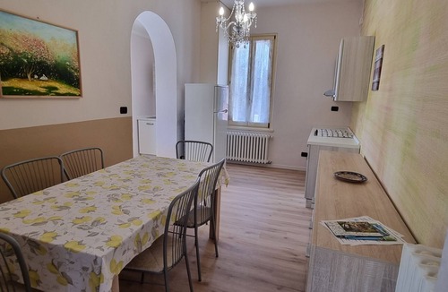 Desenzano del Garda Apartment | APARTMENT ESMERA SPACIOUS AND QUIET IN THE MIDDAY OF GREEN