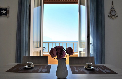 Ladispoli Apartment | APARTMENT FRONT SEA by Silvia and Massimo
