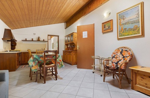Gaino Apartment | Apartment 'Garden' with Lake View, Shared Garden and Wi-Fi