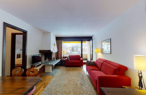 Silvaplana Apartment | Apartment Gianda Verda C24 - Cozy 3-Room Apartment with Fireplace