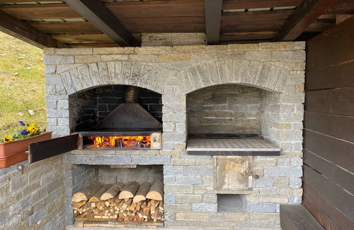 Valtellina Apartment | Apartment 'Il Giardino' with Mountain View, Private Terrace and Wi-Fi