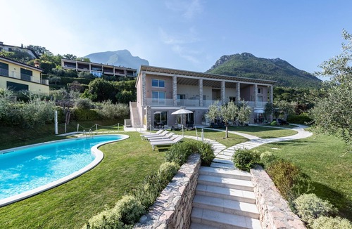 Pulciano Apartment | Apartment "Il Fiordaliso - Little Paradise" with Mountain View