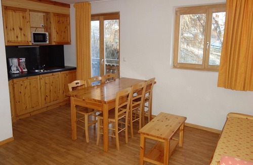 Saint-Pierre-de-Clages Apartment | Apartment in Nendaz Near Ski Lift