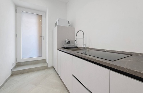 Polpenazze del Garda Apartment | Apartment 'Nora' with Shared Garden, Wi-Fi and Air Conditioning