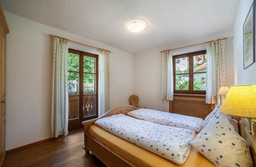 Prato allo Stelvio Apartment | Apartment "Hof am Schloss Edelweiss" with Mountain View and Wi-Fi
