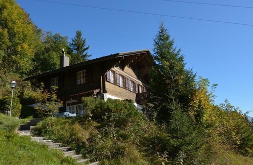 Saanenmoeser Apartment | Apartment La Ruche- Chalet Appartement-Fewo- Dusche oder Bad- WC 9-Bettwohnung by Interhome