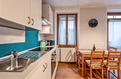 Morgnaga Apartment | Apartment 'Morgnaga Lovely Flat' with Wi-Fi and Air Conditioning