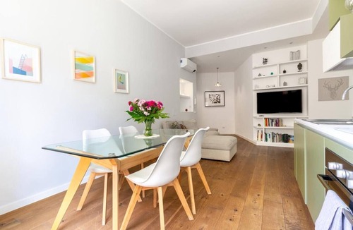Trionfale Apartment | Apartment 'Near The Vatican Cipro' with Wi-Fi and Air Conditioning