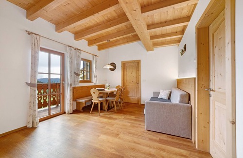Ultimo Apartment | Apartment 'Niederhaushof' with Mountain View, Balcony and Wi-Fi