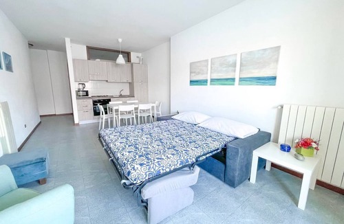 Bellano Apartment | Apartment on the beach facing Lake Como. Air conditioning, wifi, internal parking and beach access are free!The house is located right in front of the lake, from where you can enjoy the beautiful view of the lake. Bellano center and Bellano Tartavalle Te