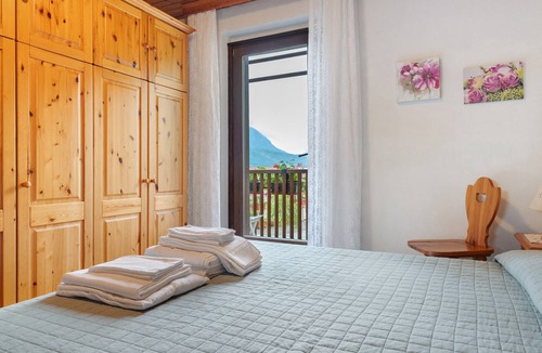 Molveno Apartment | Apartment 'Ornella' with Lake View, Private Garden and Wi-Fi
