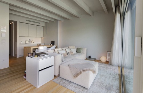 Peschiera del Garda City Centre Apartment | Apartment 'Palazzo Cordigero - Fortezza' with Lake View and Wi-Fi