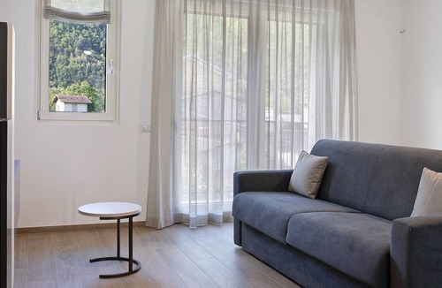Valtellina Apartment | Apartment 'Relais Betty App Valcervia 7' with Mountain View, Wi-Fi and Air Conditioning