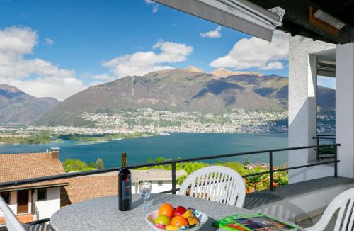 Piazzogna Apartment | Apartment Residenza Miralago Apt- A8 by Interhome