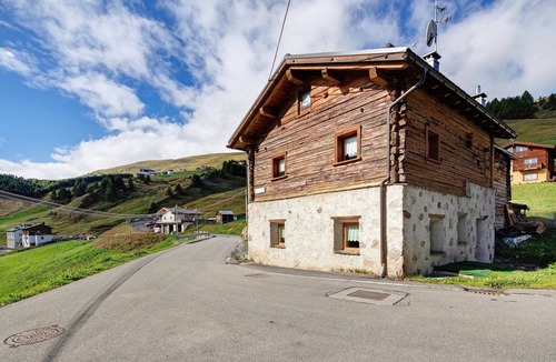 Trepalle Apartment | Apartment 'Sole Tra Le Cime - Trepalle' with Mountain View, Private Garden and Wi-Fi