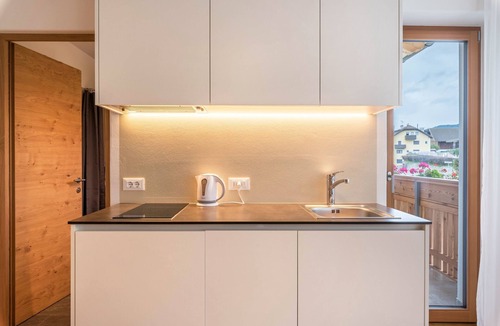 San Lorenzo di Sebato Apartment | Apartment "Stefansdorf Wohnung 6" with Mountain View, Wi-Fi, Garden, Balcony and Barbecue