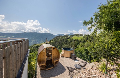 Renon Apartment | Apartment "Thalerhof Naturae Montes Ritten" with Mountain View, Terrace & Wi-Fi
