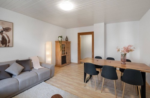 Unterseen Apartment | Apartment Troja Appartement/Fewo 4-Bettwohnung by Interhome