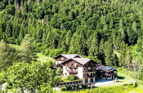 Ledro Apartment | Apartment with WIFI, pool, TV, terrace, pets allowed, panoramic view, close to Riva Del Garda