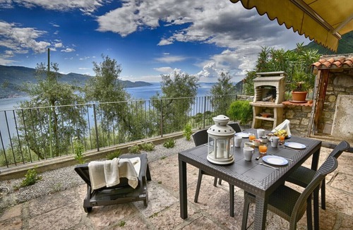 Oldesio Apartment | Appartamento Limone by Theater Home, with breathtaking view