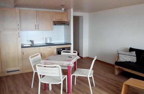 Chardonne Apartment | Appartement studio dans une ferme rénovée by Interhome