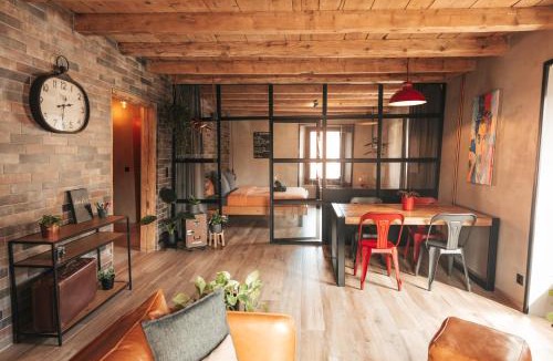 Travers Apartment | Appartement thématique: Voyage Industriel