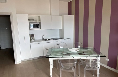 Stresa Apartment | Apt near centre Stresa + balcony, WiFi, air/con and wonderful view over the lake