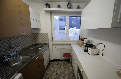 Davos Apartment | Arlette 8 Appartement/Fewo, Dusche oder Bad, WC 2½-Zimmerwohnung by Interhome