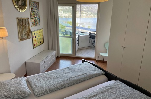 Locarno Apartment | Attractive vacation apartment in a convenient location with a fabulous view of the lake