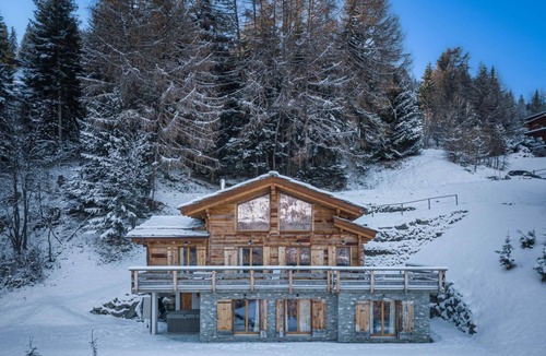 Riddes Ski Chalet | Authentic Swiss Spa Chalet Nesoya | Jacuzzi & Sauna