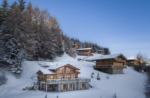 Riddes Ski Chalet | Authentic Swiss Spa Chalet Nesoya | Jacuzzi & Sauna