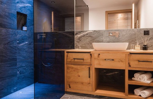 Ravaisch Apartment | Avero Lodge by MEIN SAMNAUN – MOUNTAIN HOMES, (Samnaun-Compatsch) by Interhome